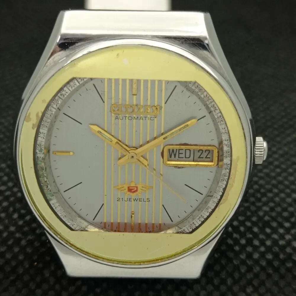 Vintage 1981 Citizen Automatic Mens Silver Watch W/daydate & Gold accents